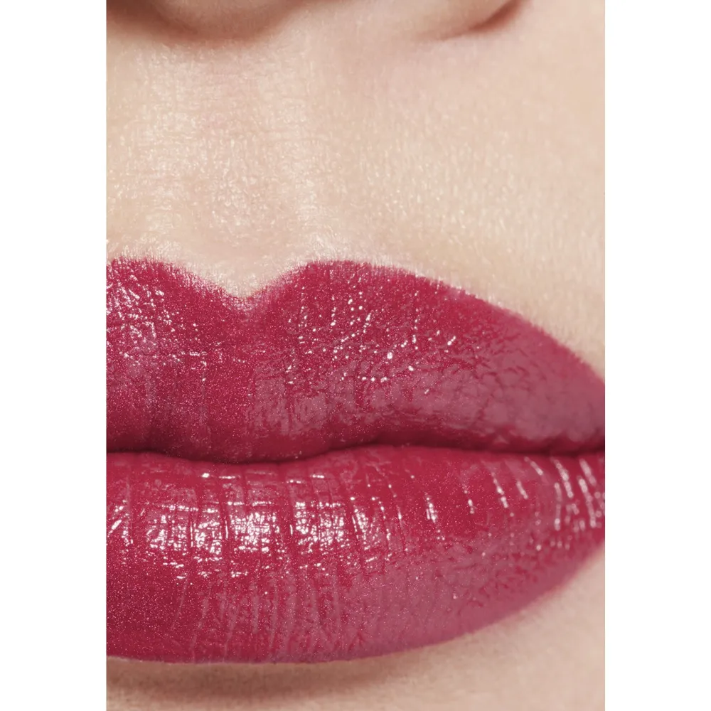 Clearance FARBINTENSIVER LIPPENSTIFT. KONZENTRIERTE LEUCHTKRAFT UND PFLEGE. REFILLABLE Lippenstifte