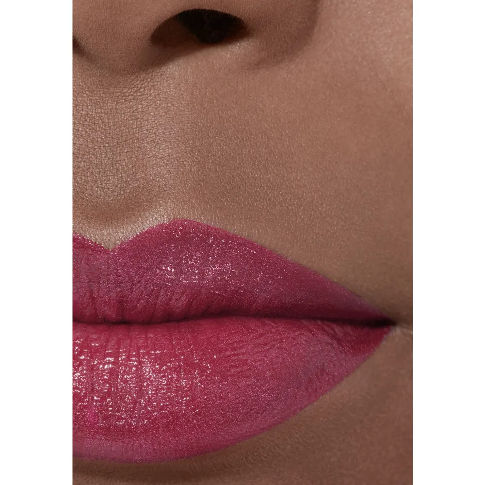 Clearance FARBINTENSIVER LIPPENSTIFT. KONZENTRIERTE LEUCHTKRAFT UND PFLEGE. REFILLABLE Lippenstifte