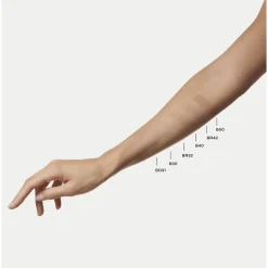 Discount FOUNDATION MIT WEICHZEICHNEREFFEKT. SAMTIG-MATTES FINISH. Make-Up