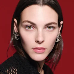 Online POLSTERT AUF – GLÄTTET – SCHÜTZT Anti Aging·Anti-Aging